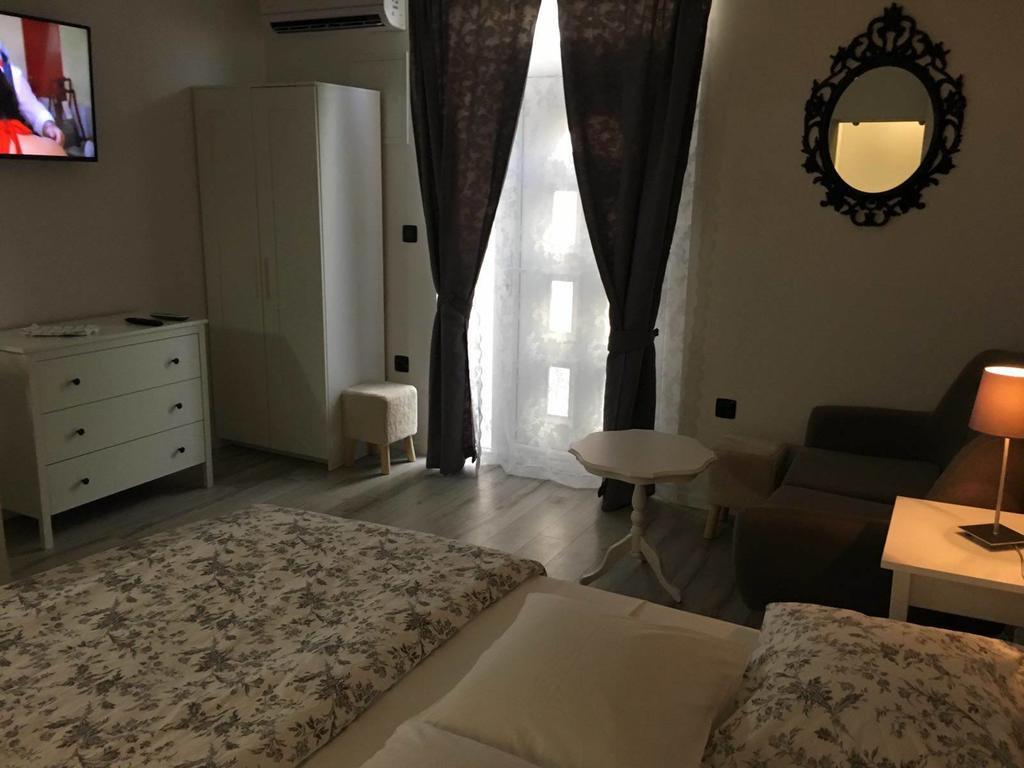Apartament Sfinga *